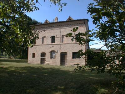 Restored farmhouse For sale in Macerata, Le Marche, Italy